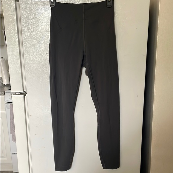 Lululemon Size 4 Slate Gray 25” inseam leggings - Picture 1 of 8